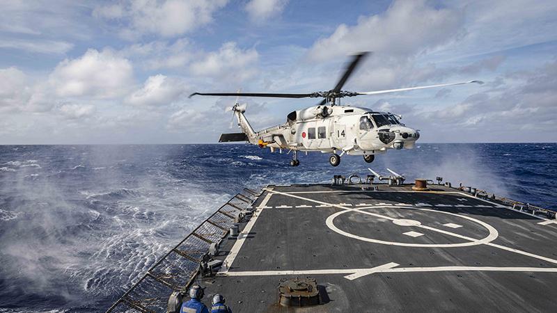 SH-60K landing on Arleigh Burke-class guided-missile